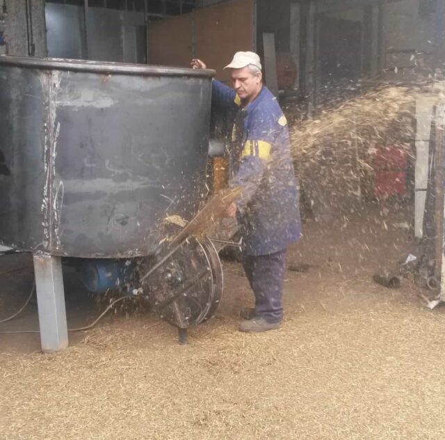 σφυρόμυλος για αχυρόμπαλα