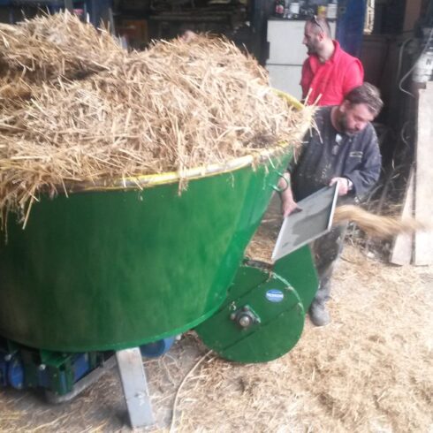 hammer mill for straw bales